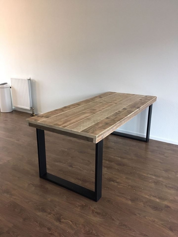 Steigerhouten eettafel