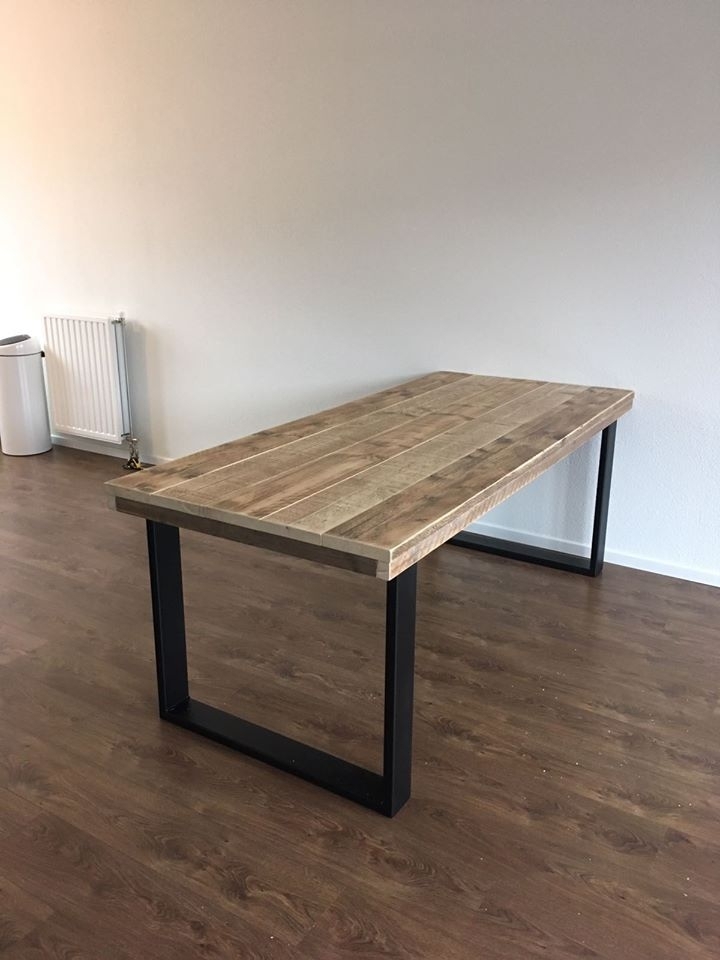 nakoming Mantsjoerije tornado Steigerhouten eettafel